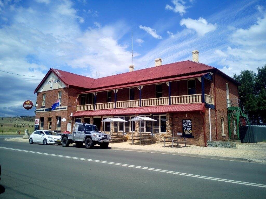Pub Camping Around Australia - Fulltime 