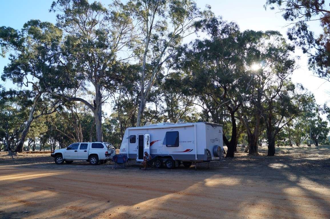Free Camp Kooreh Hall Wimmera hwy Victoria Fulltime Caravanning