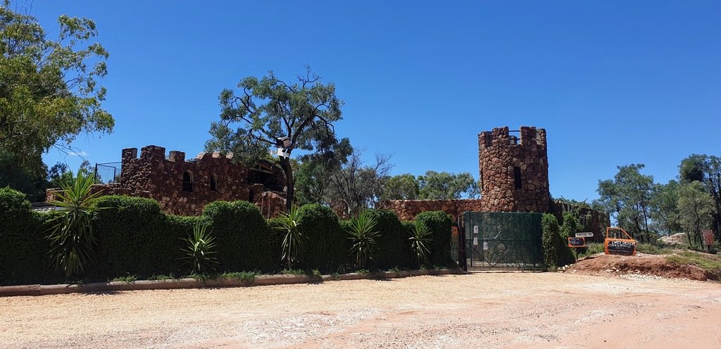 Amigoβs Castle Lightning Ridge